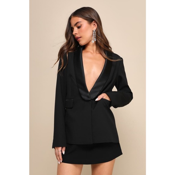 Lulu’s Black Button-Front Blazer size Medium - Picture 3 of 9